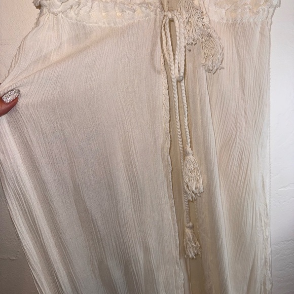Elegant Gauzy Tunic - Picture 3 of 5